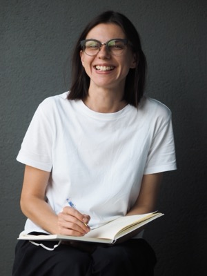 Charlotte Brooks — Profesora · inglés para negocios, Modo Inglés