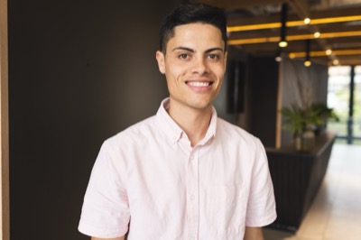 León Castillo — Profesor de inglés, Modo Inglés